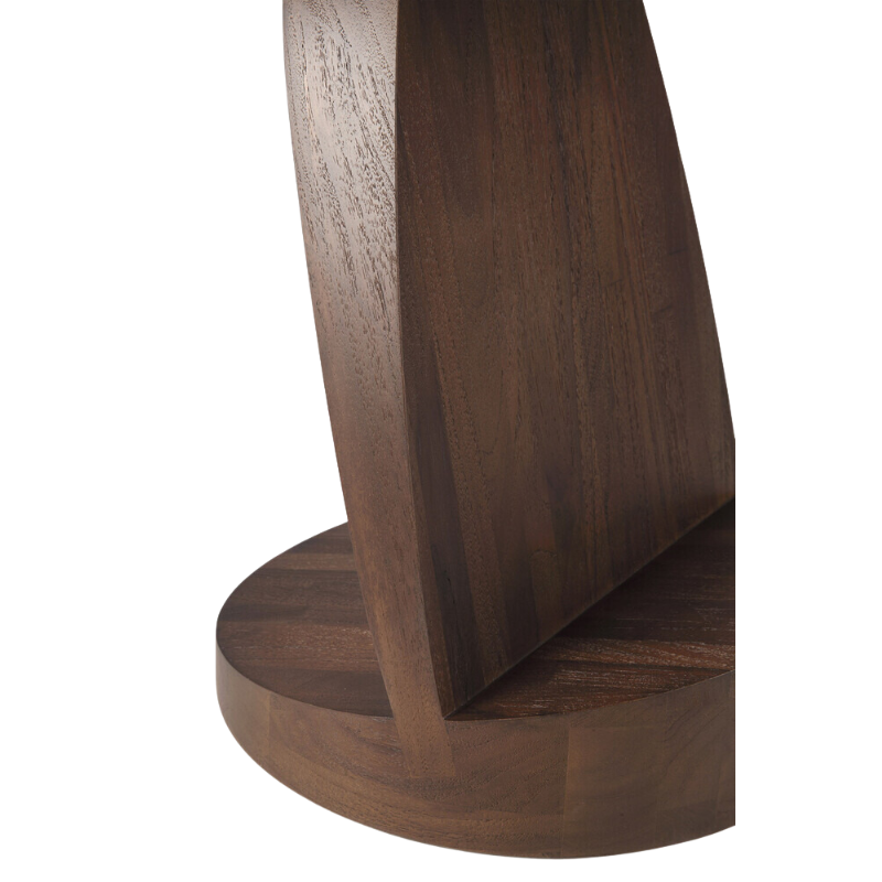 The Oblic Side Table from Ethnicraft in brown teak in a detailed image.