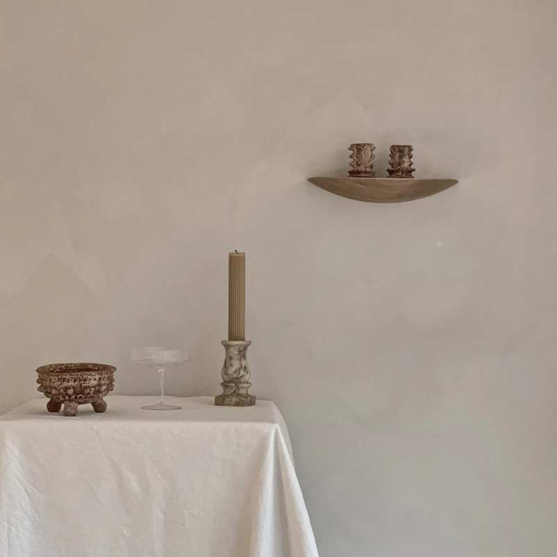 Gridy Fungi Shelves, medium in oak. Organic solid wood floating shelf in living room.